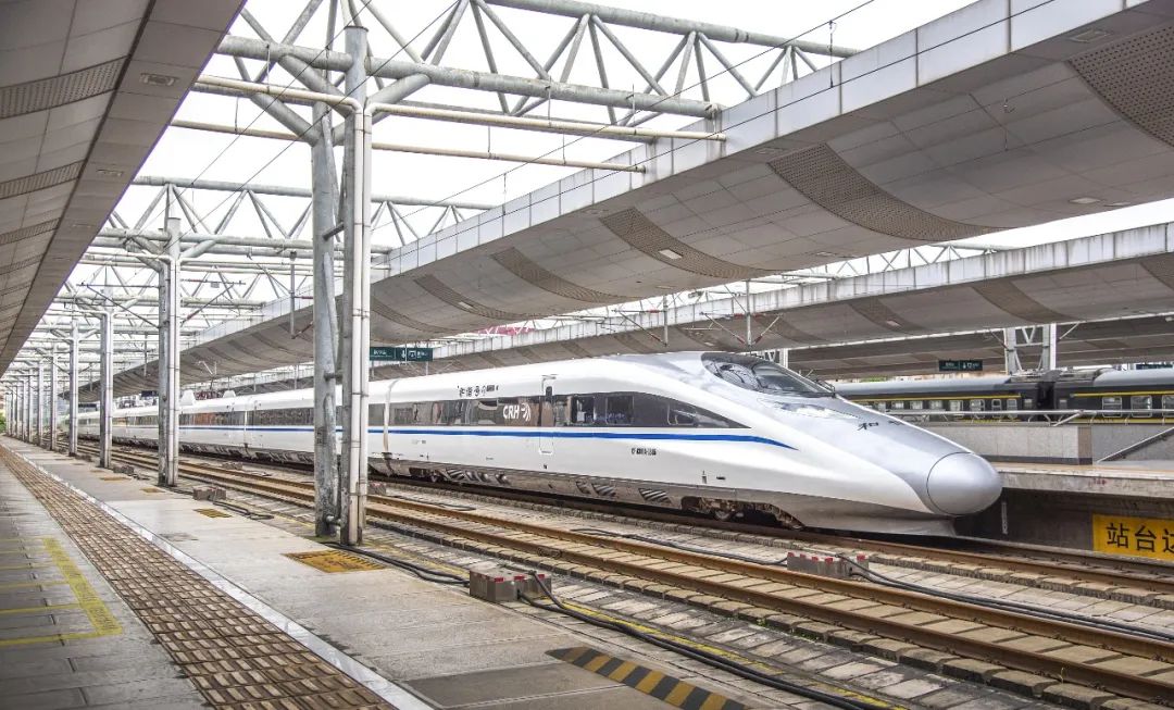 无需提前购票,随到随走!昆明到这两个方向的动车可以扫码乘车啦