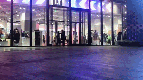 测温靠随机，扫码您随意……商场防疫大门怎能虚掩着？