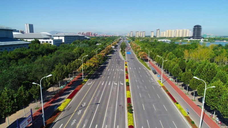 海岱大道立交桥绿化就是一个很好的例子.