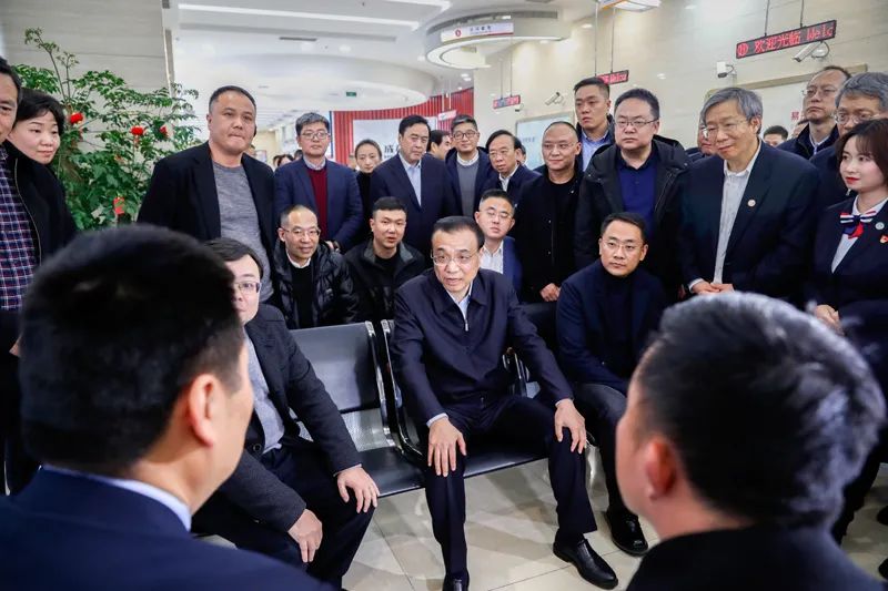 为何在全国实施动产和权利担保统一登记？李克强这样说