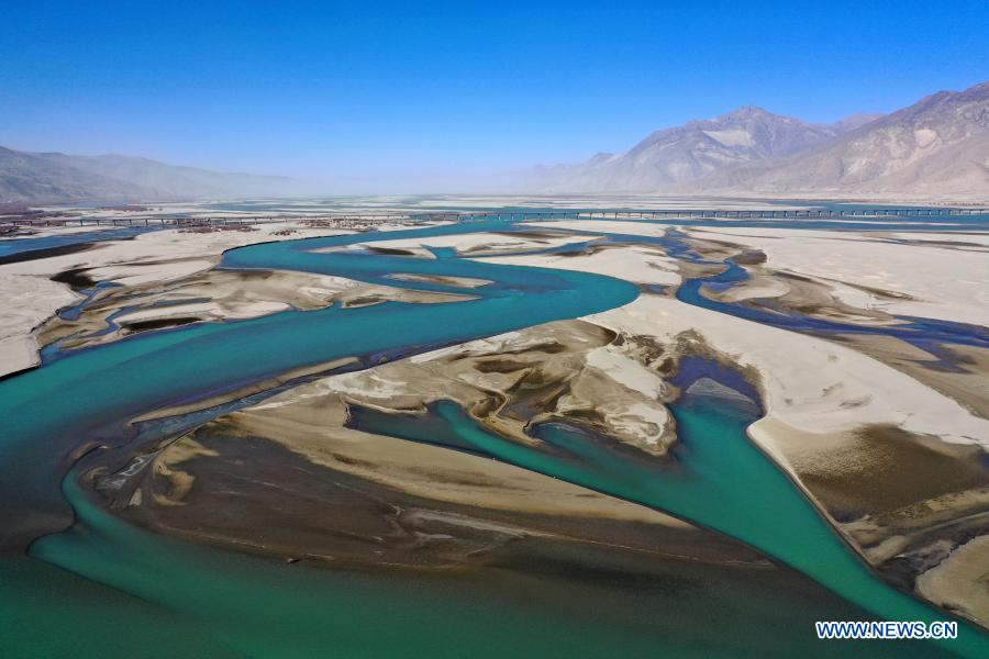 Aerial photo taken on Dec. 16, 2020 shows a view over the Yarlung Zangbo River in Zhanang County, Shannan City of southwest China's Tibet Autonomous Region. (Xinhua/Zhan Yan)