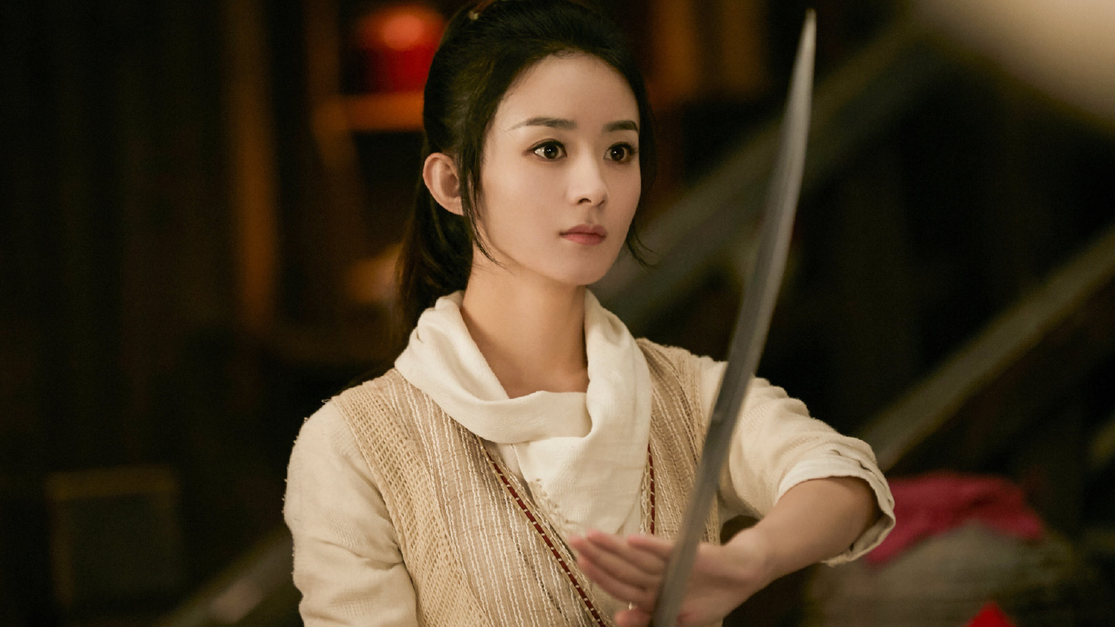 赵丽颖是一个事业心很强的人,该部剧作为她产后复出的第一部电视剧,想