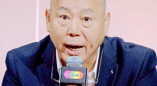 钟美美发文想要联系李诚儒学表演,李诚儒回复:小伙子你现在有了