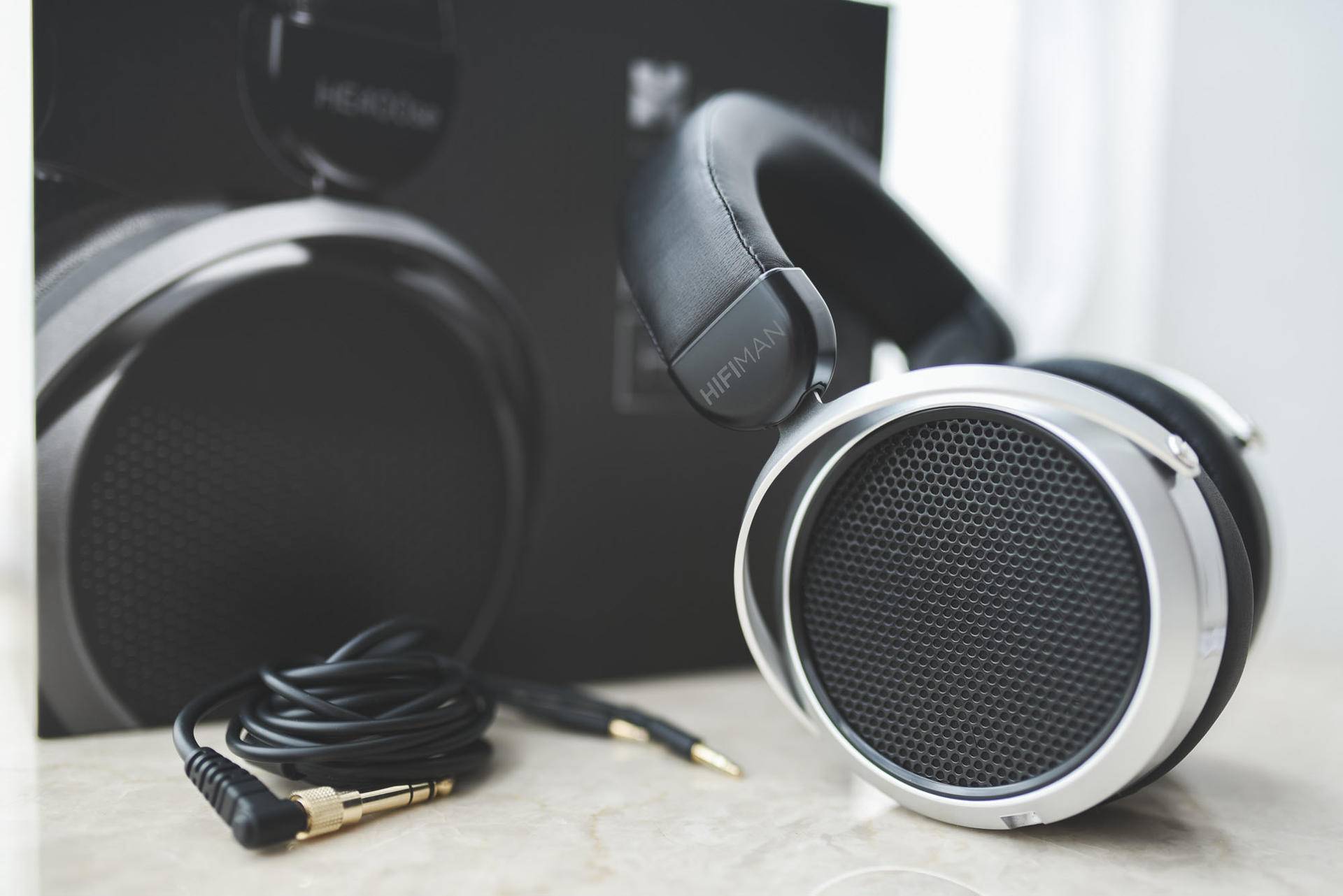 hifiman还要再借deva的力,又发布了一款更加吸引眼球的低价平板耳机