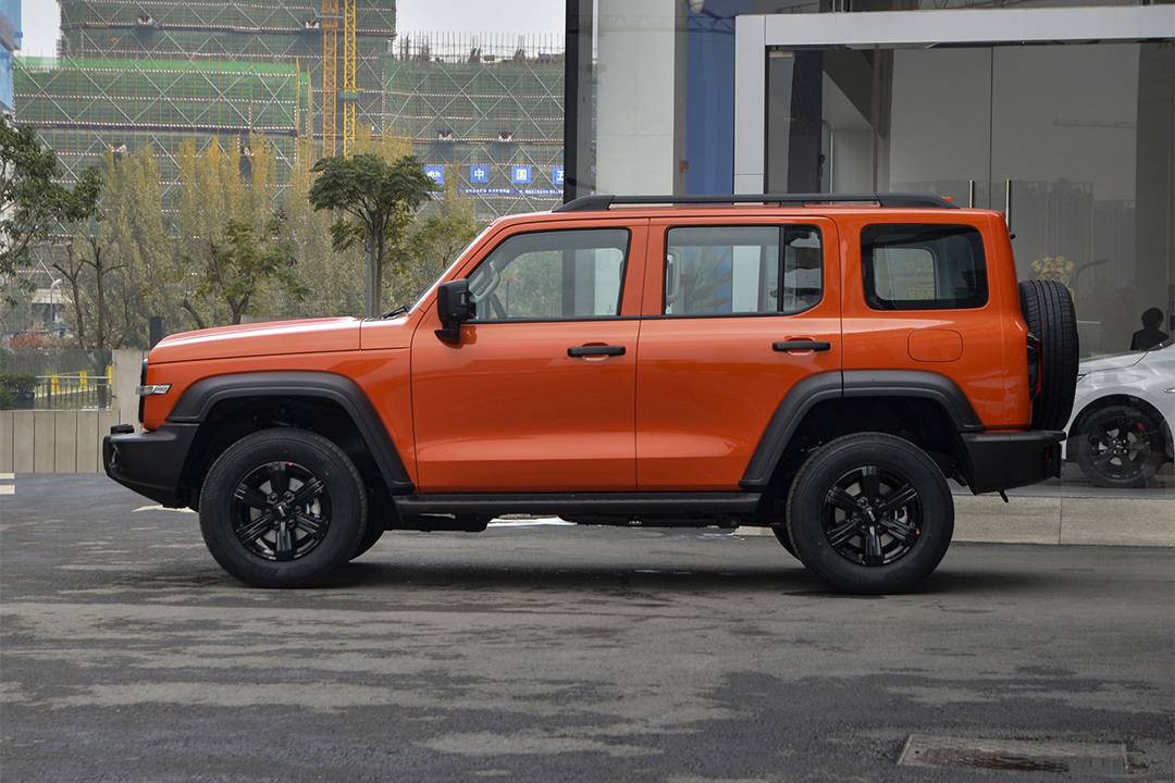 wey 坦克300正式上市 售17.58万元起 谁说越野车不能潮?