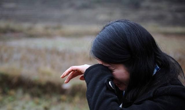 40岁女人偶遇前夫后崩溃大哭:当初是我太任性,你愿意回来吗?