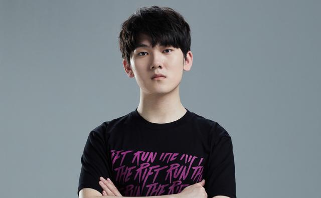 全明星输日本队后,lpl解说激动飚日语!阿水惹众怒日本ad嘲讽