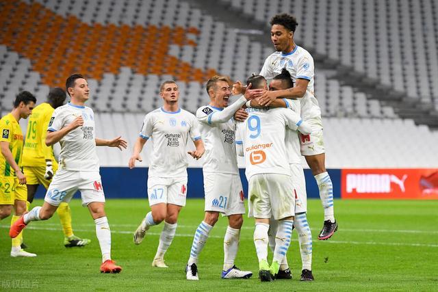 就必然要提到马赛足球俱乐部,马赛是法甲第一支在欧冠的球队,马赛在