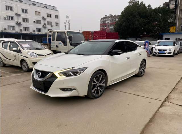 车行遇一辆二手日产西玛,3万公里,车贩报价16万却少有人想买