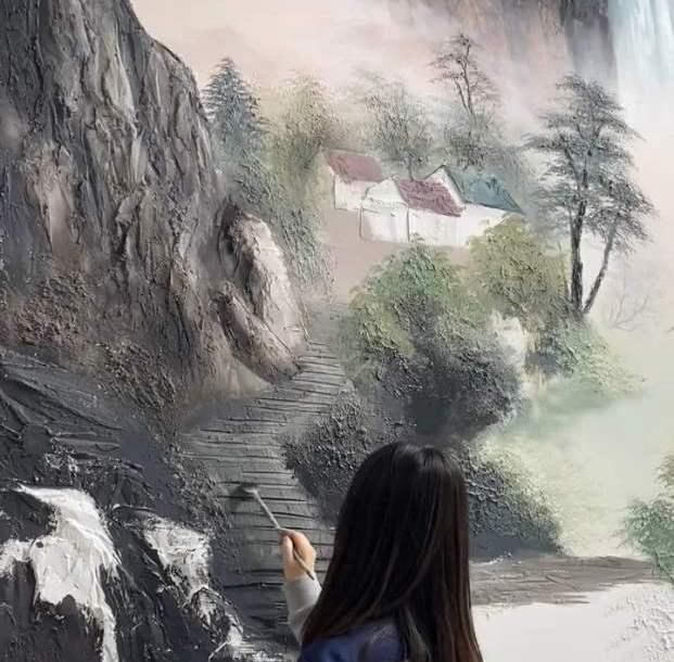 95后女孩,靠"刮腻子"吸粉上百万,背后的心酸却无人知道!