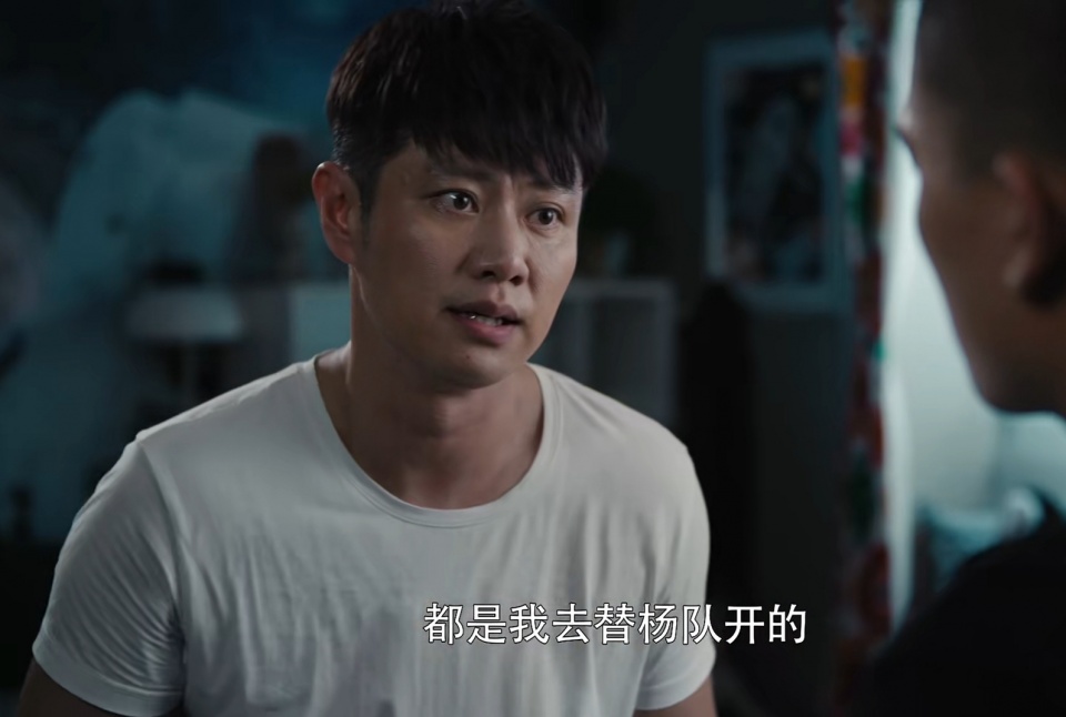 《黑白禁区》开播,欧豪太年轻?有一个上大学女儿