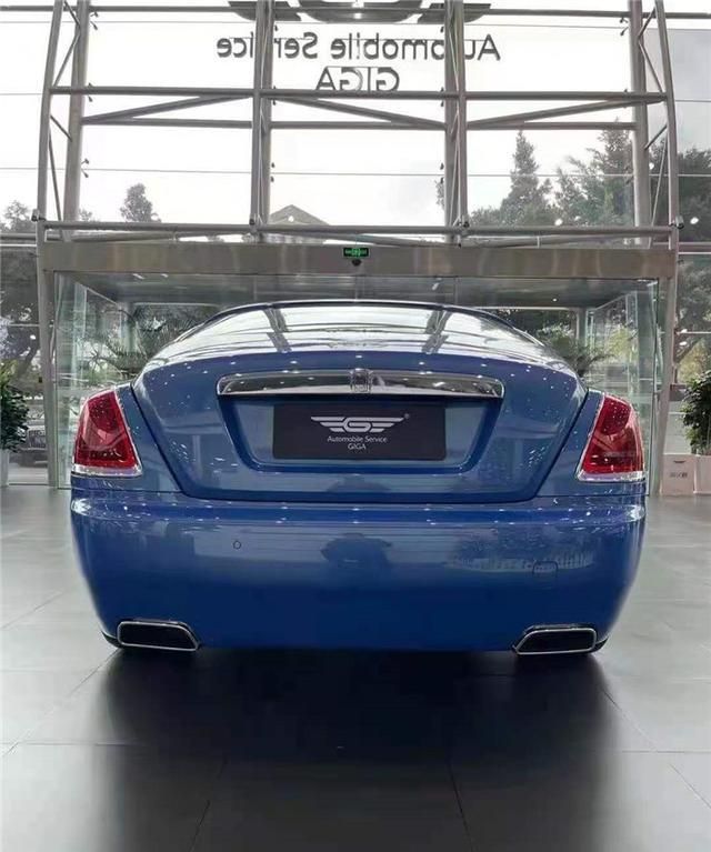 一抹蓝色魅影品鉴劳斯莱斯魅影阿拉伯蓝