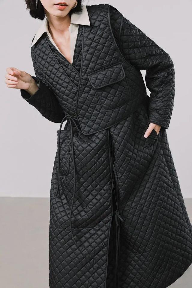 种草鹅|怎么又双叒叕在奶奶的衣柜里,发现了一件好看的棉服