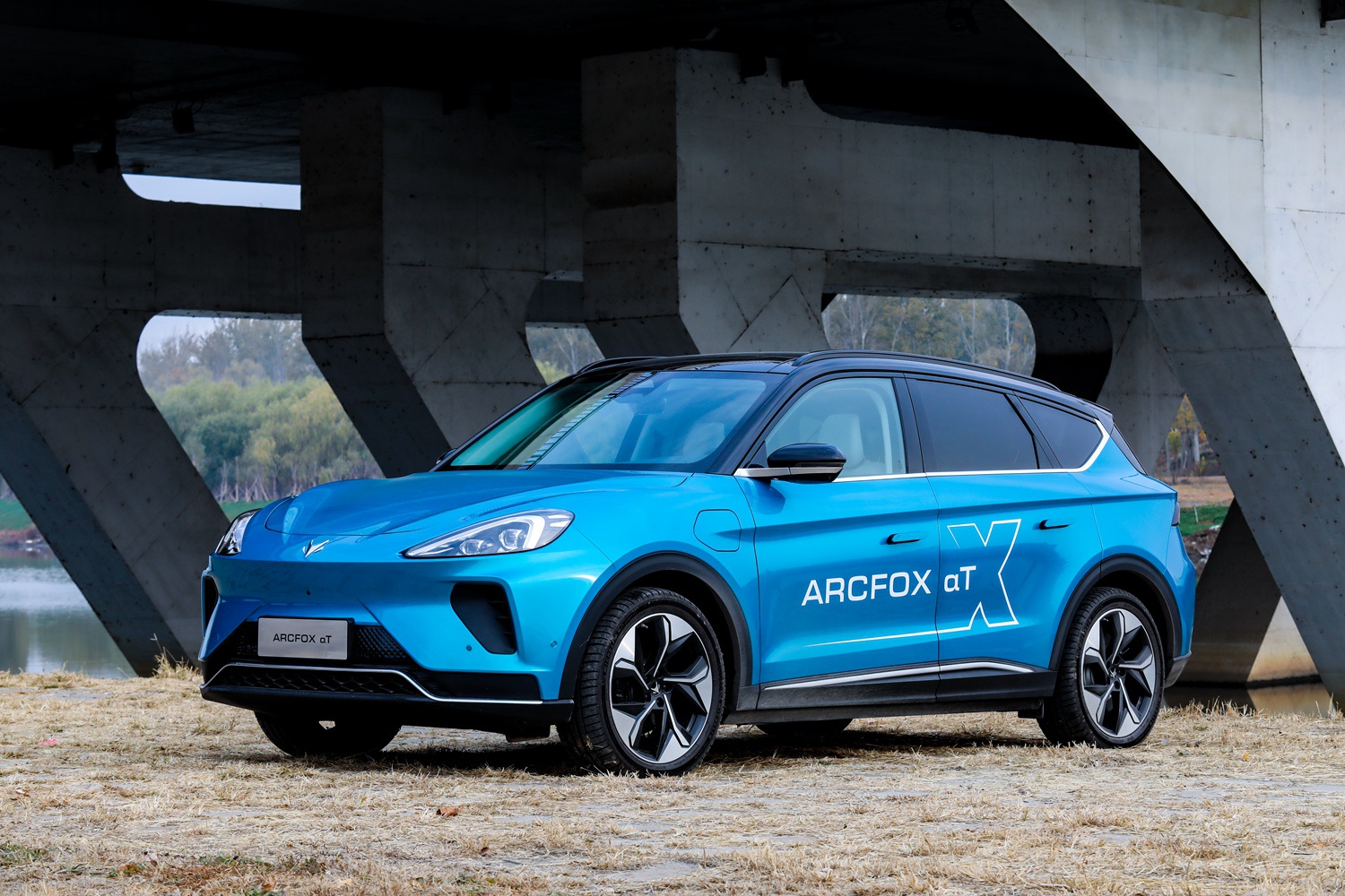 试驾极狐阿尔法t北汽新能源品牌向上之作