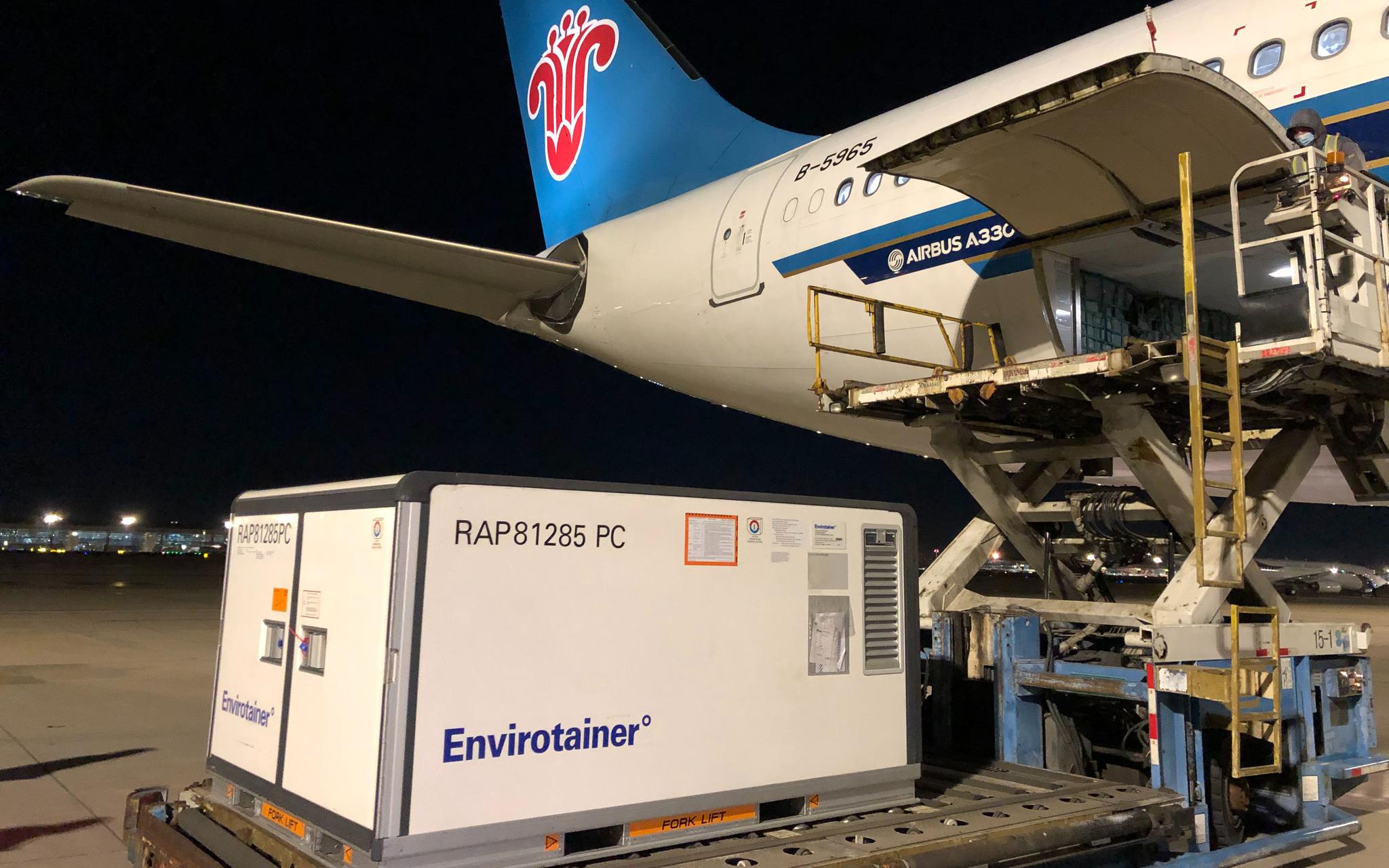 南航11月30日完成的一次中国流感疫苗“出海”的运输任务。南航供图