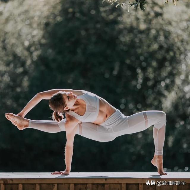 你的脊柱够灵活吗试试这9个瑜伽体式