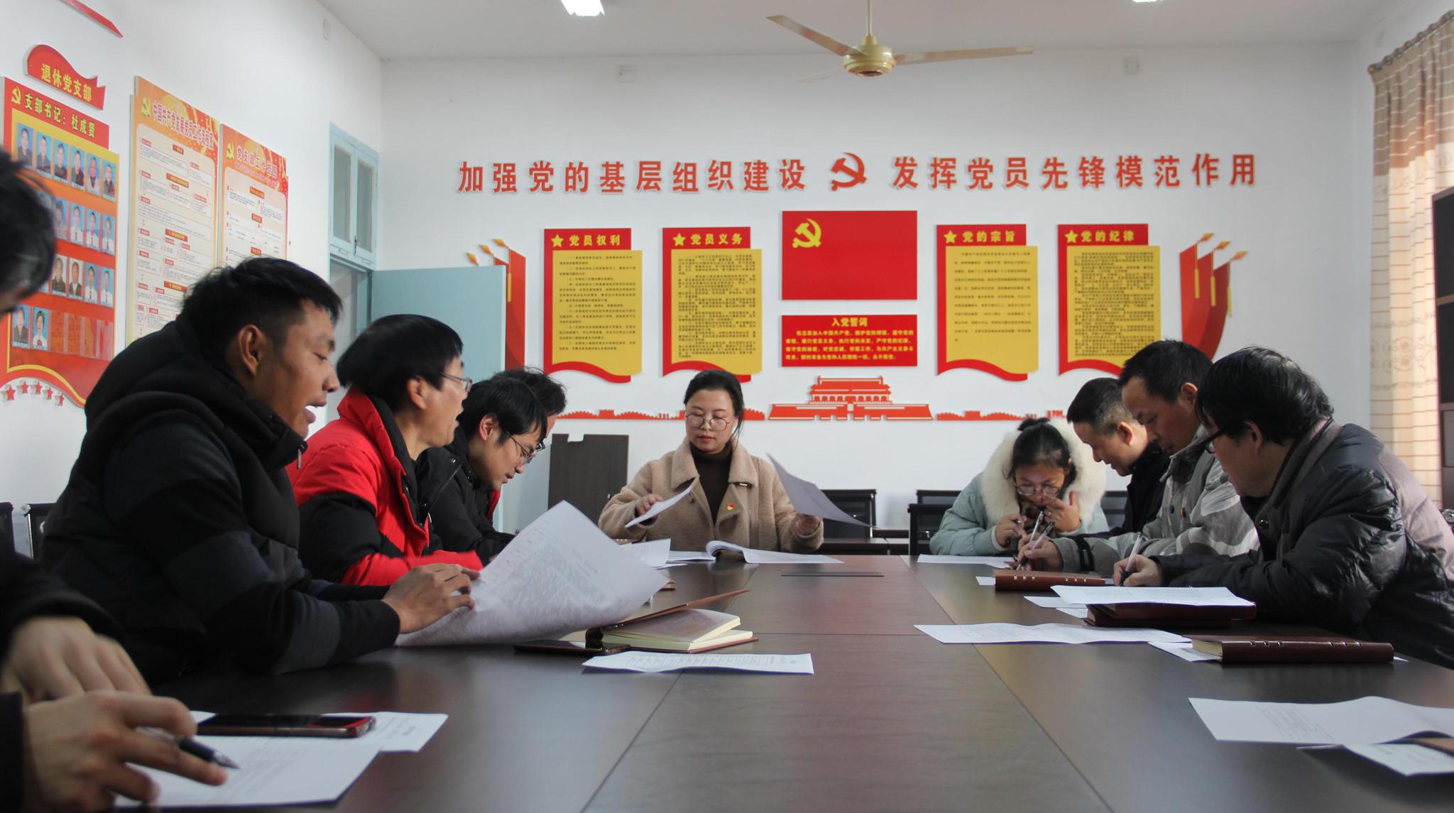 守纪律讲规矩作表率崧厦街道中学党支部组织主题党日活动