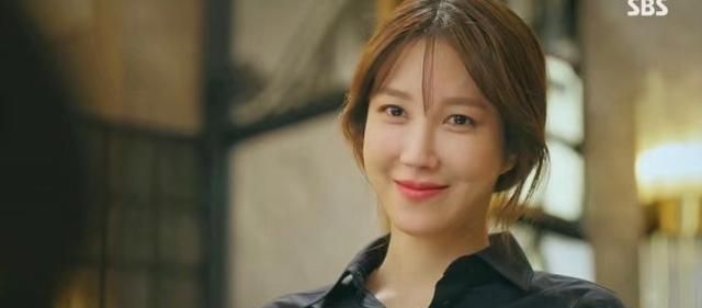 顶楼里的她除了撕x穿衣也是顶配一衣柜的硬货超时髦