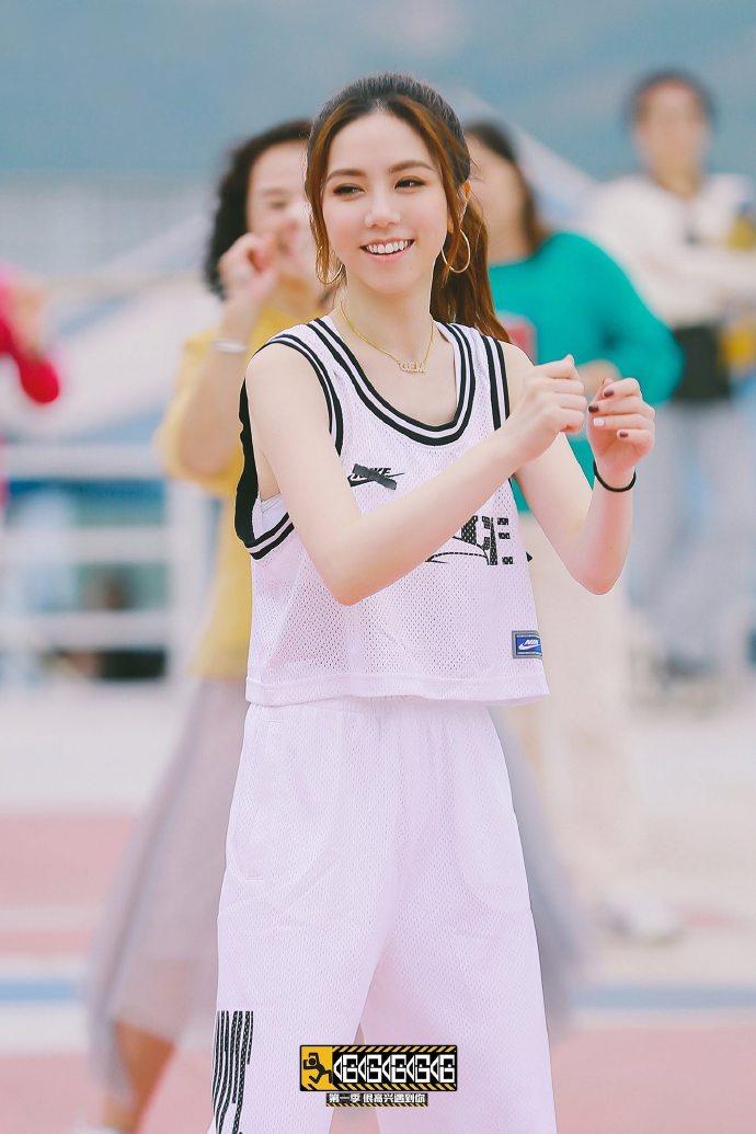 奔跑吧郑恺拎邓紫棋姿势好像猫和老鼠郭麒麟宋祖儿好甜