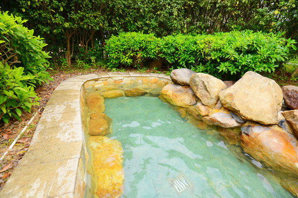 这个冬天,去清远森波拉泡温泉