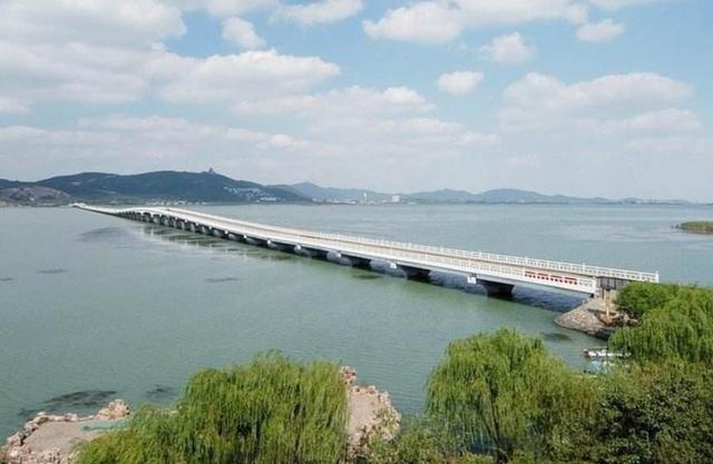 太湖中有个面积巨大的岛屿当年吴王和西施曾来过估计你没去过