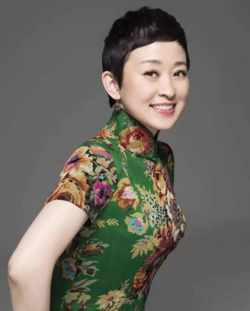 张铁林小8岁女友罕曝光,两人相恋10年,女方离异获上亿分手费