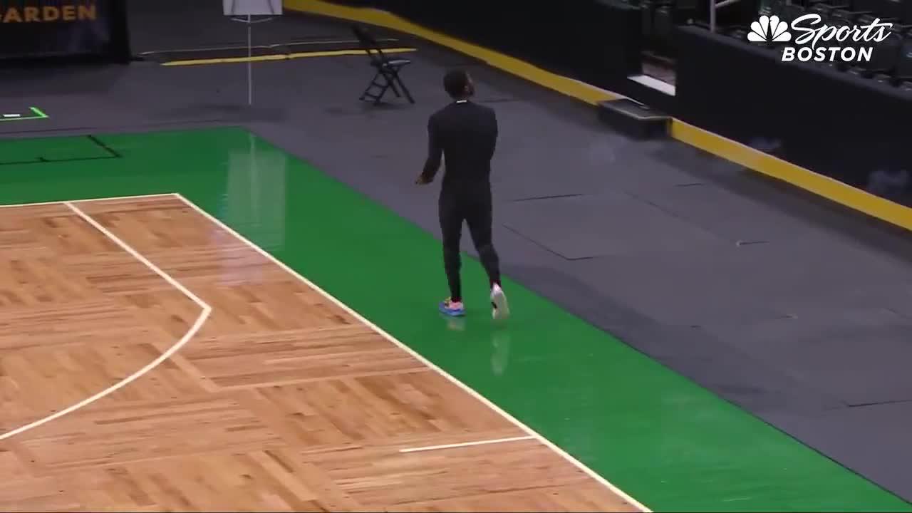 驱逐负能量!欧文赛前焚烧鼠尾草