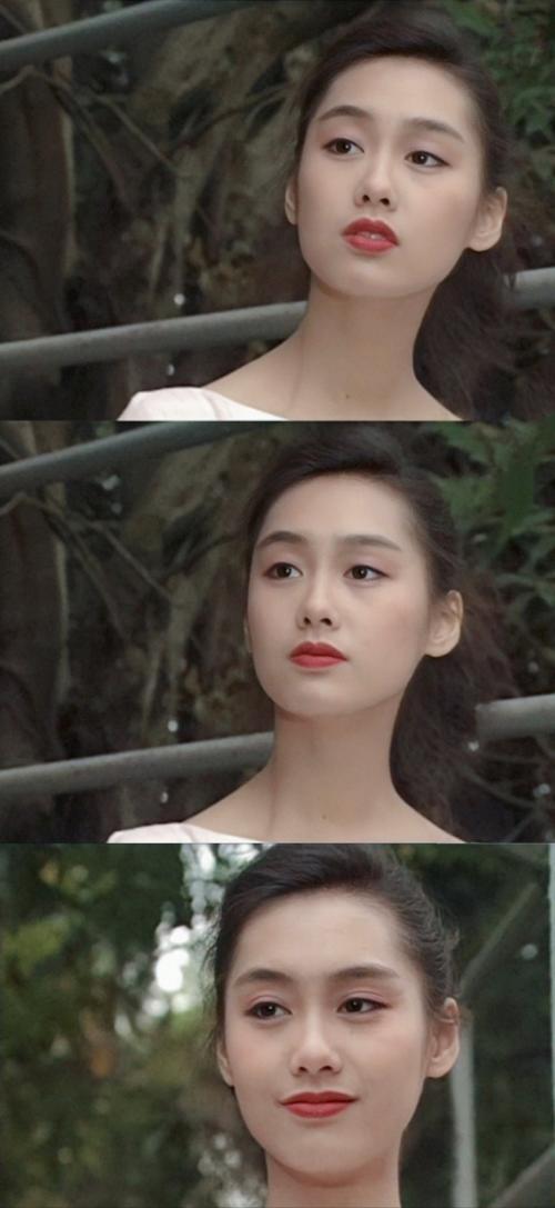 朱茵49岁也有一种独特的美,黑色流苏装优雅时尚,尽显自然大气