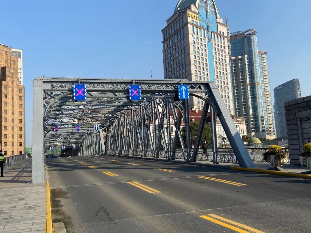 【提示】提升通行效率！外白渡桥设置可变车道→