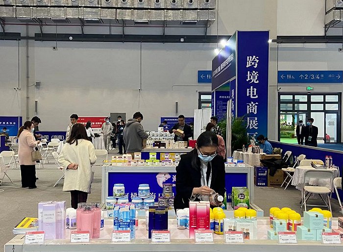 跨境电商展区 图片来源:马丽娜/摄