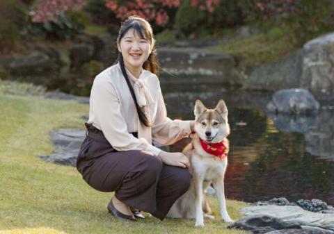 日本天皇独生女迎19岁生日小清新画面公布