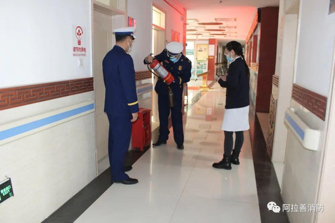 【阿右旗】大队深入辖区蒙医医院开展消防安全检查