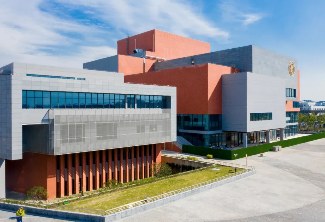 2017年3月  上海国际舞蹈中心建成,上海戏剧学院舞蹈学院,附属舞蹈