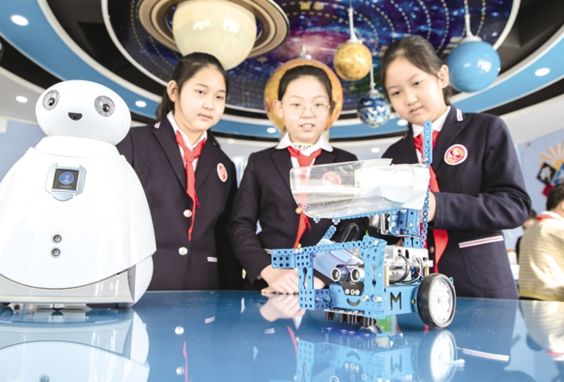 "机器人课堂"伴成长