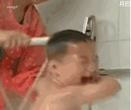 1岁娃淋浴致全身烫伤！宝宝多大可以淋浴？看这篇休闲区蓝鸢梦想 - Www.slyday.coM