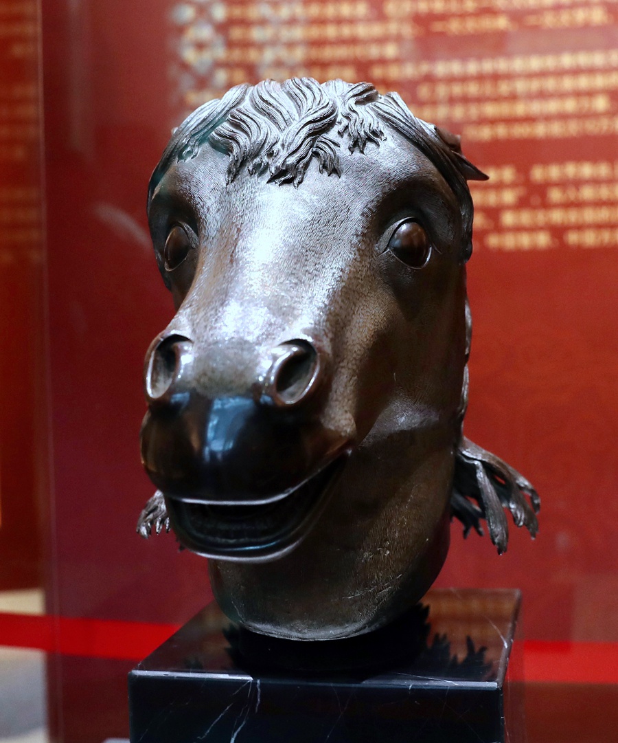 离别160年马首铜像回归圆明园首度展出