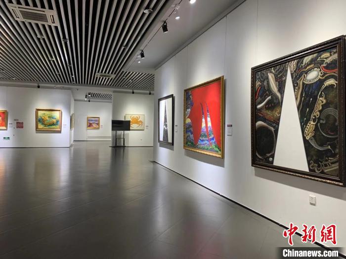 "俄罗斯著名艺术家作品展"开展 促中俄艺术文化合作发展