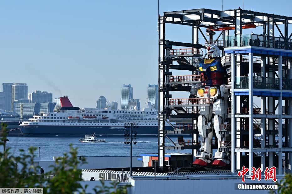 日本18米高巨型高达机器人模型亮相引围观