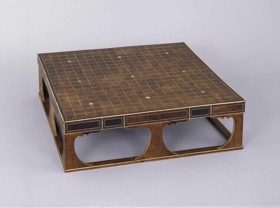 正仓院内保存着的圣武天皇紫檀木棋盘&nbsp; 资料图