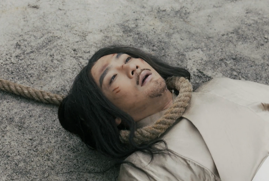 在《大秦赋》里,叶项明扮演的嫪毐进入章台宫试图杀掉嬴政幼子扶苏