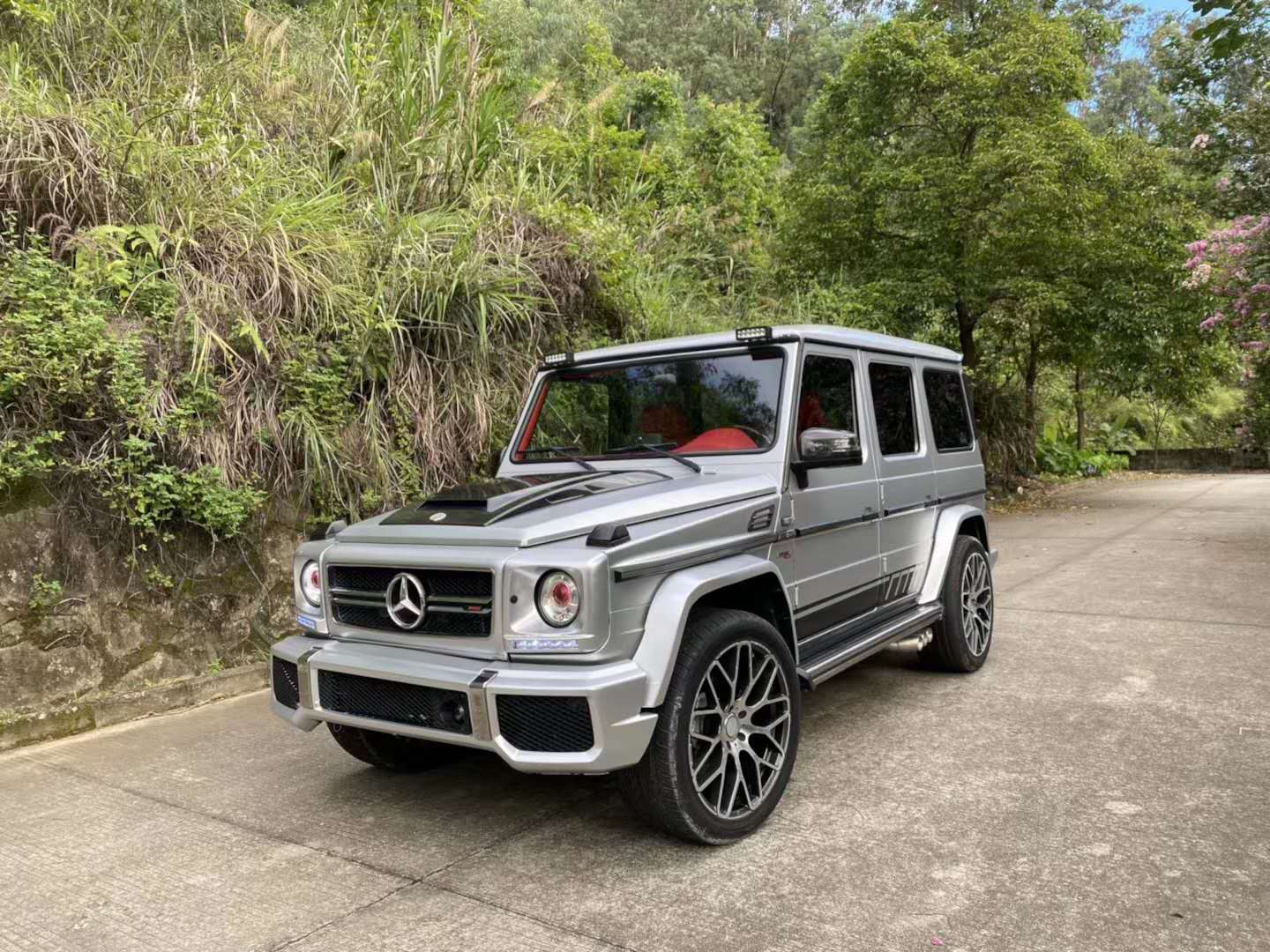 奔驰g500售价15.8万,升级g63的外观,霸气侧漏,硬汉的风格