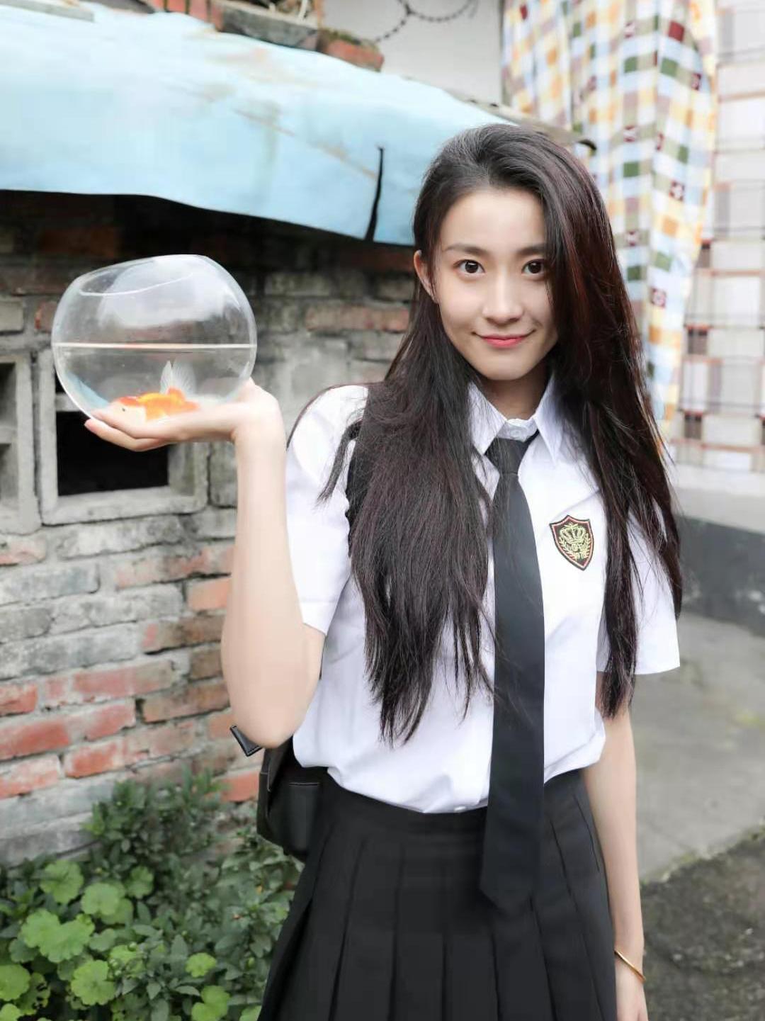 体操女神张豆豆发文回顾今年,感叹时间太快,几个节目也捧不红她