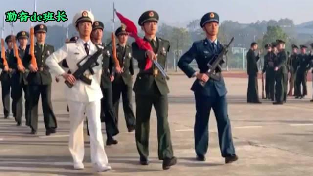 解放军仪仗兵展示正步与军姿,有没有帅到你?_新浪新闻