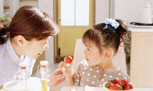 老师给学生买蛋糕,要求孩子带个勺,网友:后面那两位同学过分了休闲区蓝鸢梦想 - Www.slyday.coM 老师给学生买蛋糕,要求孩子带个勺,网友:后面那两位同学过分了休闲区蓝鸢梦想 - Www.slyday.coM