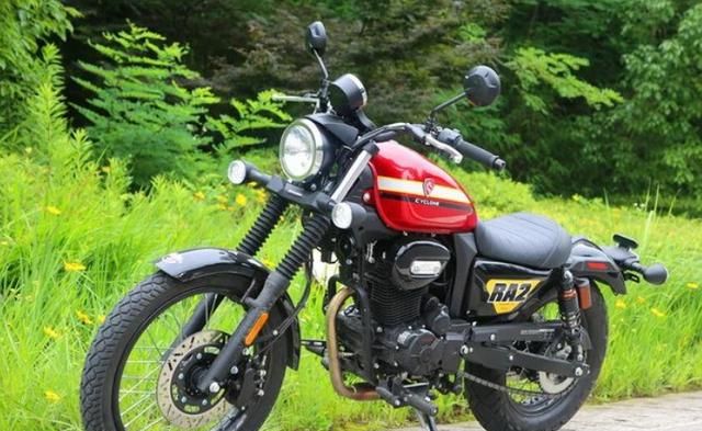 热度反超奔达金吉拉!售价1.38万,250cc动力,辐条轮,缺点没abs