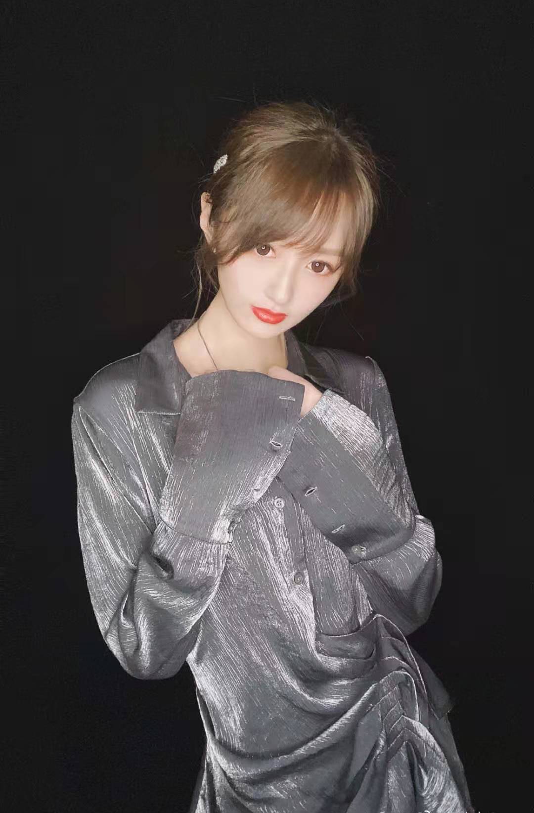 她才应该是腾讯nba的一姐,但实际上小七的热度和人气就是不如美娜