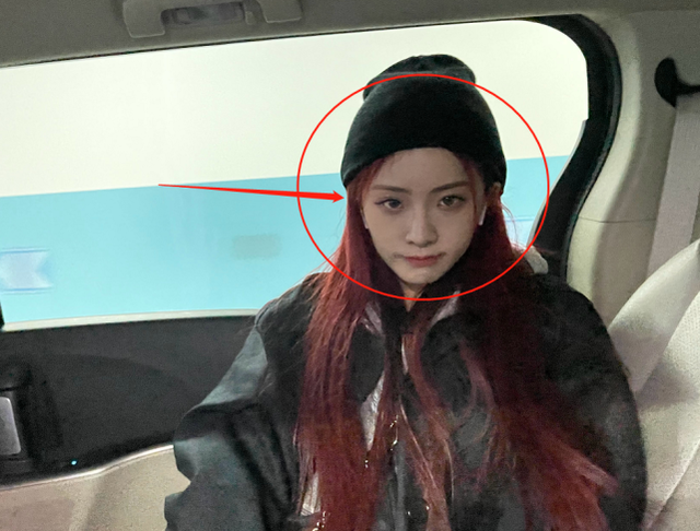 喻言伤后现身,为复出做好准备,拉下车窗后生图颜值是认真的?