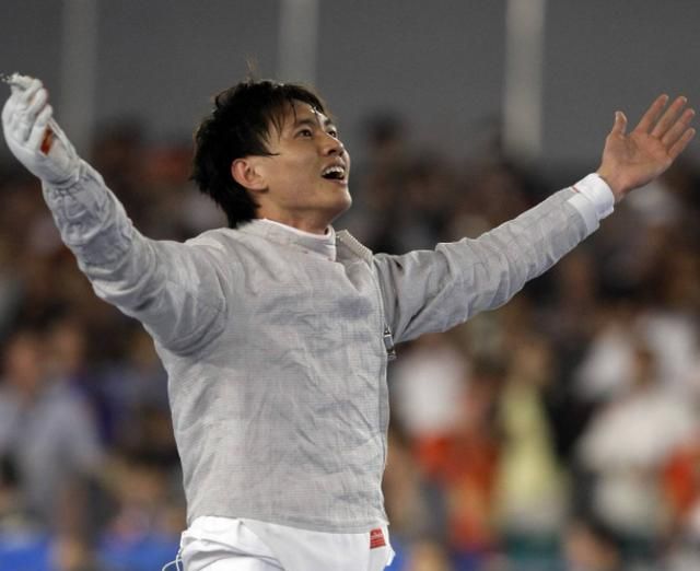 退役后迎娶相爱女友,如今家庭幸福美满|仲满|武宗文|退役_新浪新闻