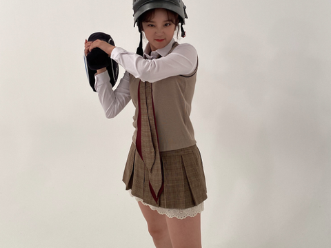 有种"保守"叫宋雨琦,穿jk制服露出安全裤?效果让人没法看