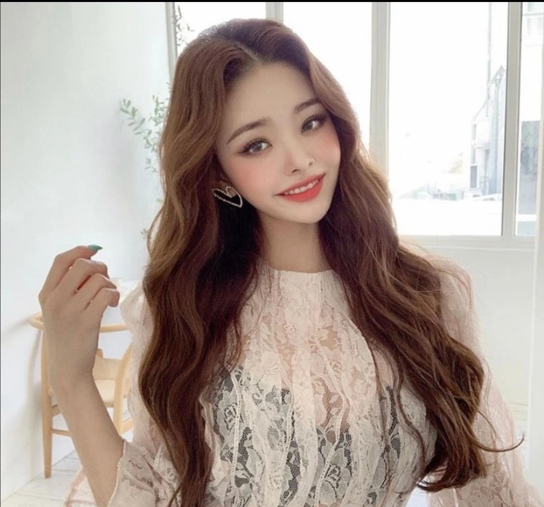 非常有气质的"仙女"卷发发型,甜美又充满女人味